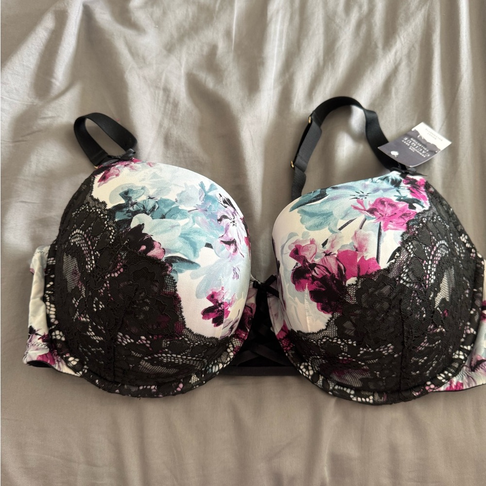 Cacique Black and Floral Lace Bra